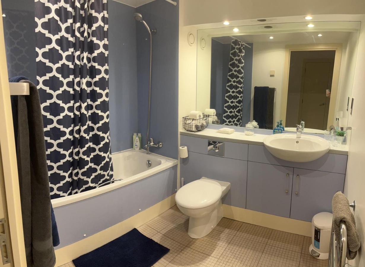 Large Room And Private Bathroom London Luaran gambar