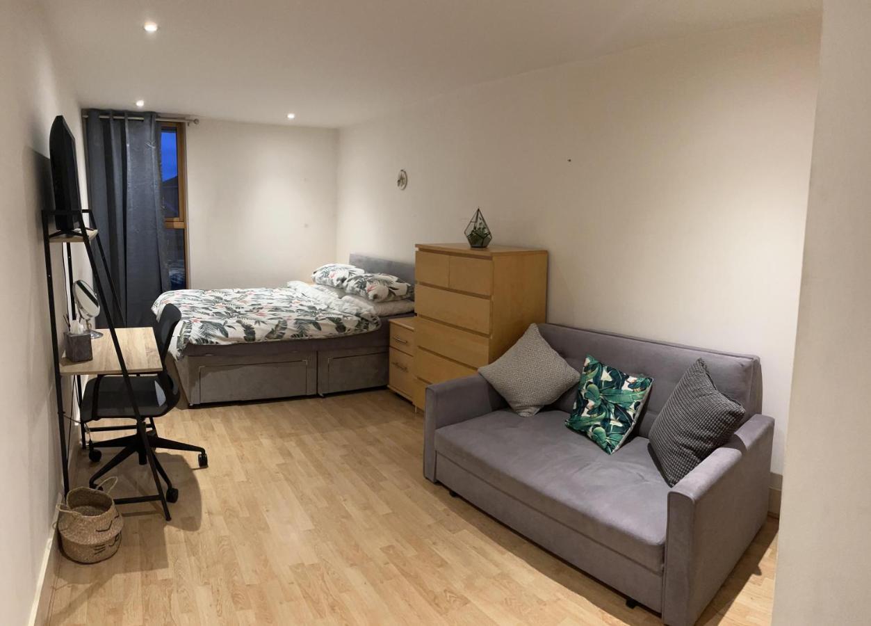 Large Room And Private Bathroom London Luaran gambar